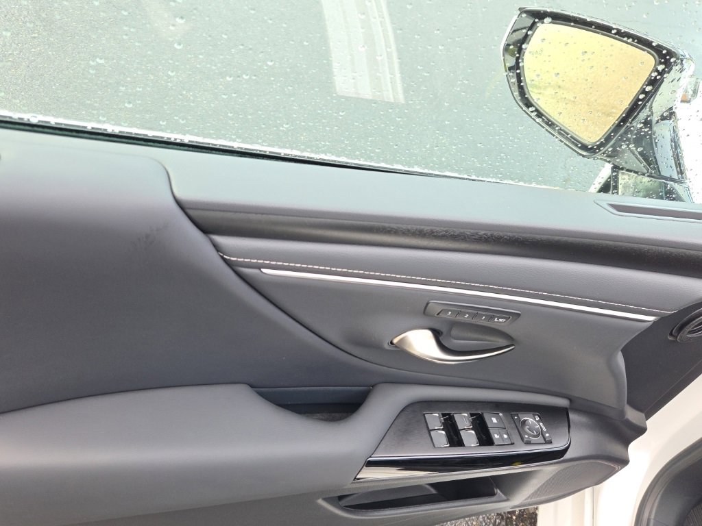 Certified 2024 Lexus ES 350 w/ Premium Package image 11