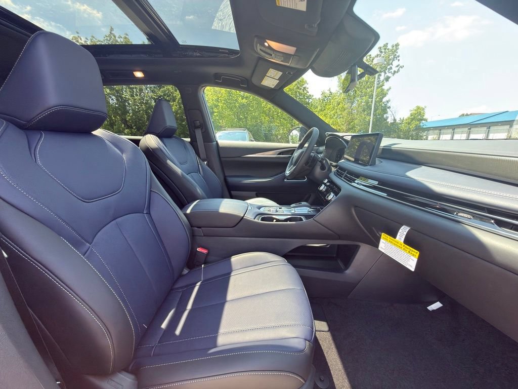 New 2027 INFINITI QX60 Sport w/ Dark Cargo Package AWD/4WD image 11