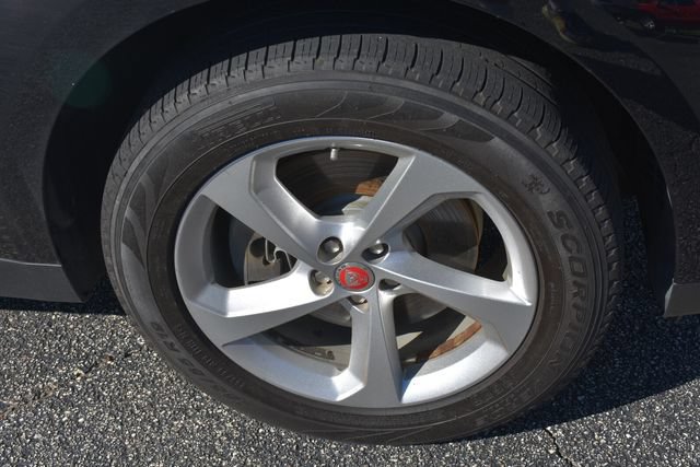 Used 2018 Jaguar F-PACE Premium AWD/4WD image 11
