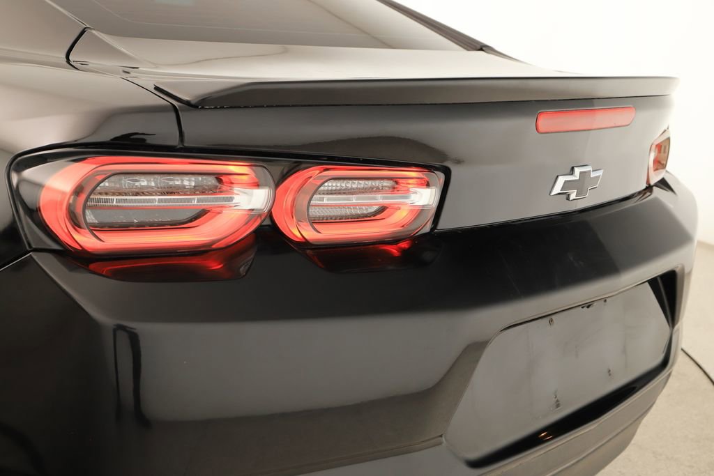 Used 2020 Chevrolet Camaro LT RWD image 29