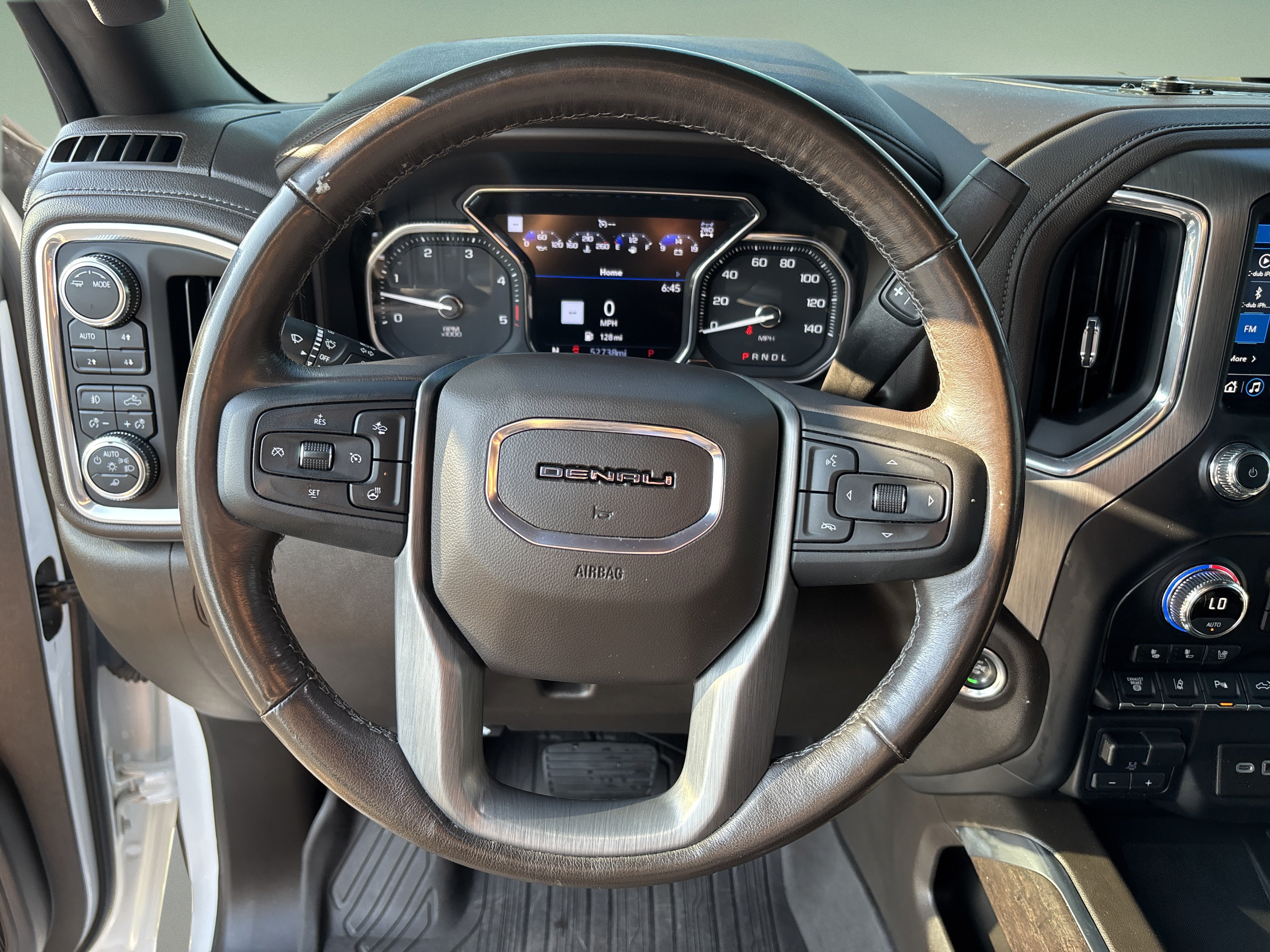 Used 2022 GMC Sierra 2500 Denali w/ Denali Ultimate Package AWD/4WD image 11