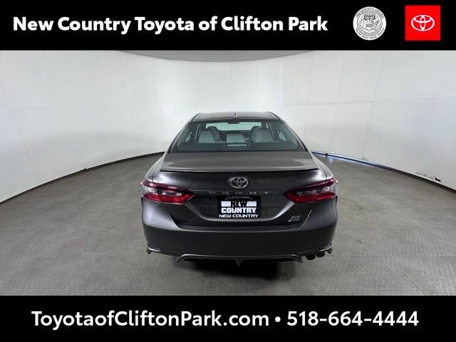 Used 2021 Toyota Camry SE w/ Cold Weather Package AWD/4WD image 4