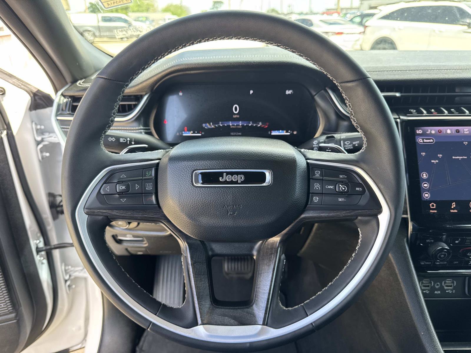 Used 2025 Jeep Grand Cherokee Limited w/ Black Appearance Package RWD image 22
