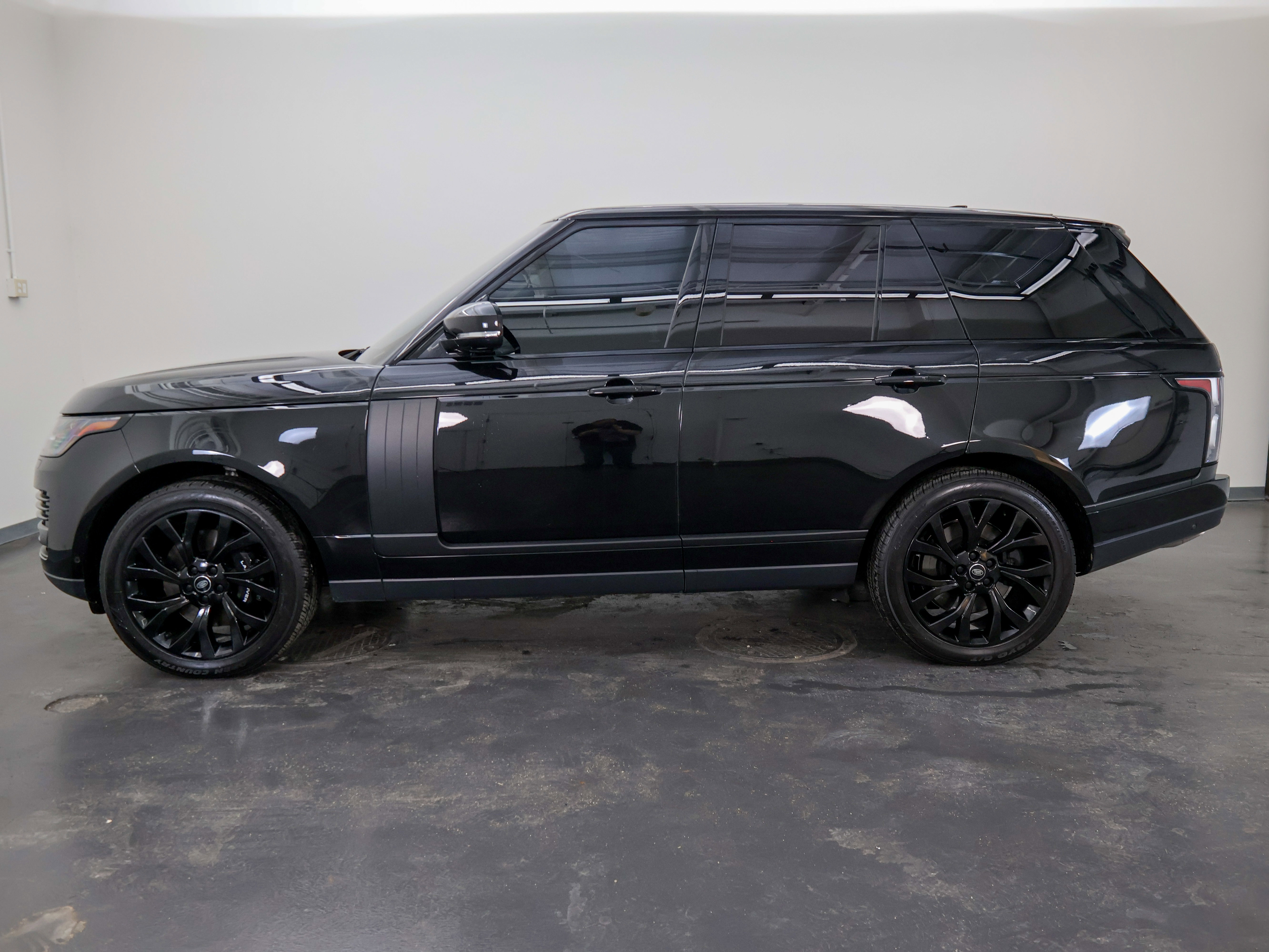 Used 2022 Land Rover Range Rover Westminster Edition image 6