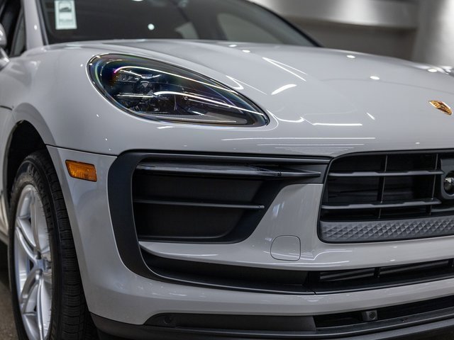 New 2026 Porsche Macan image 9