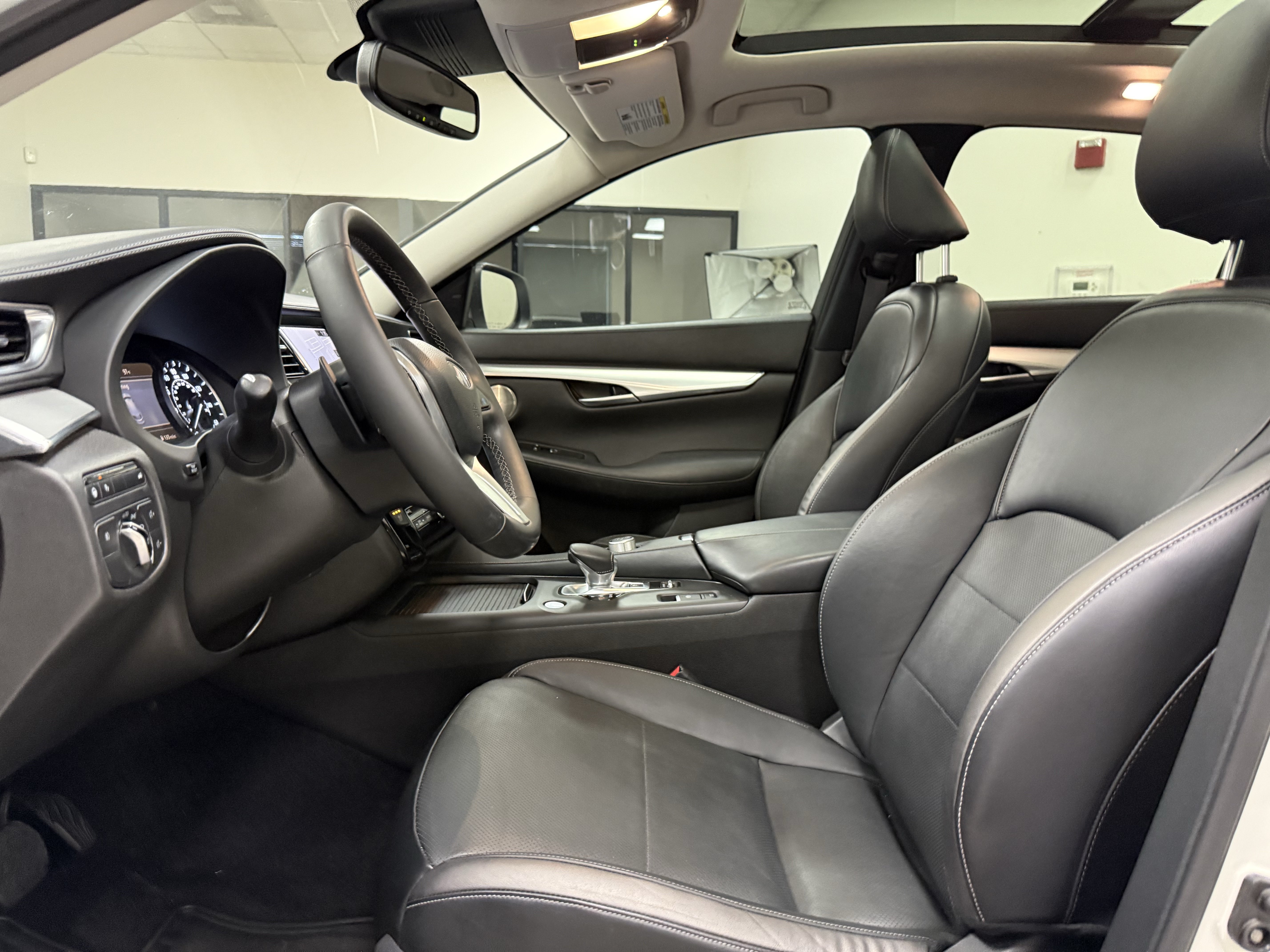 Used 2022 INFINITI QX50 Essential FWD image 12
