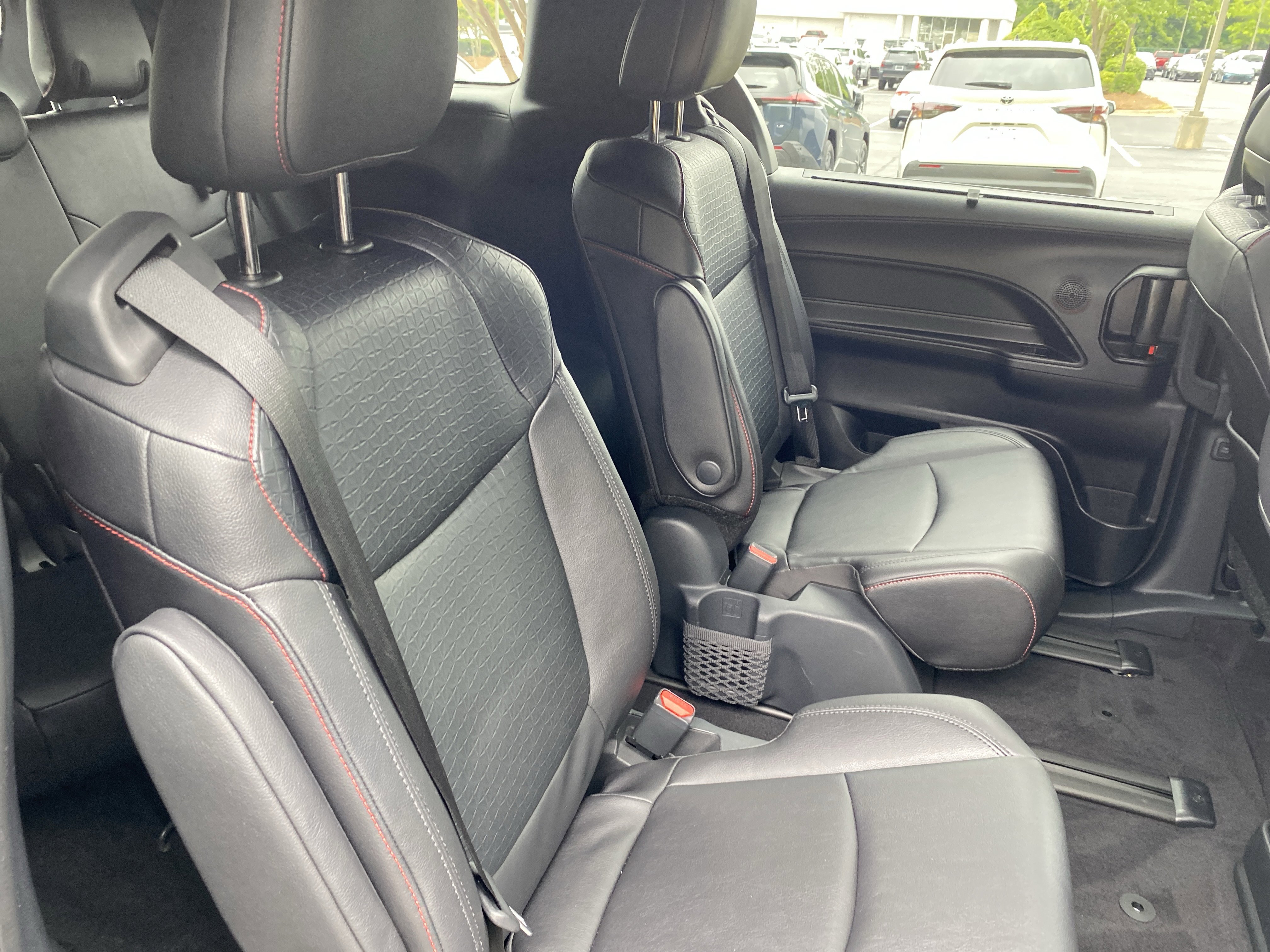 Certified 2025 Toyota Sienna XSE w/ XSE Plus Package FWD image 22