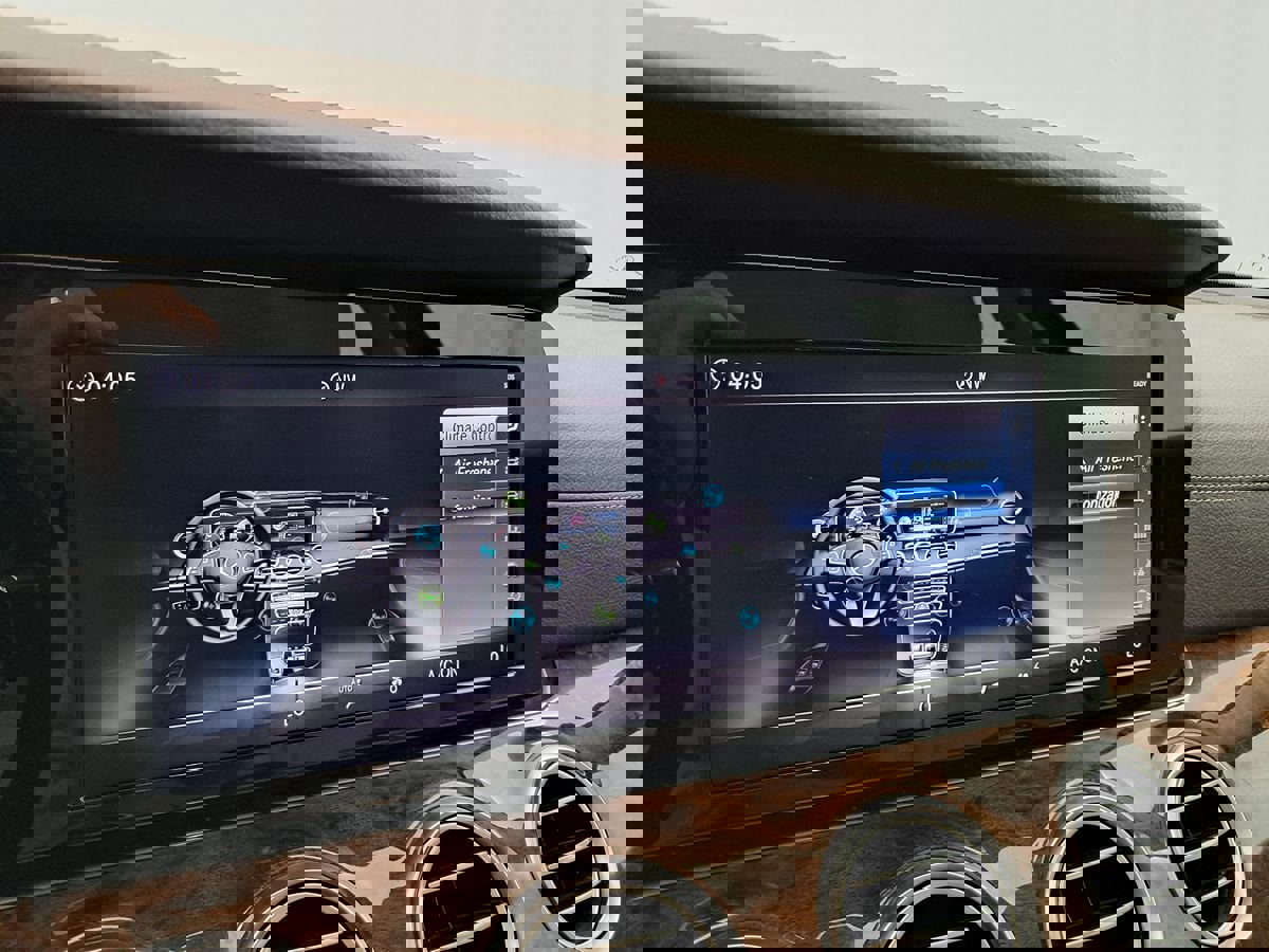 Used 2018 Mercedes-Benz E 300 4MATIC image 23