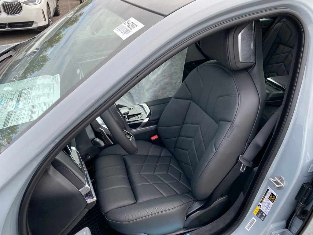 New 2026 BMW 750e xDrive w/ Executive Package image 14