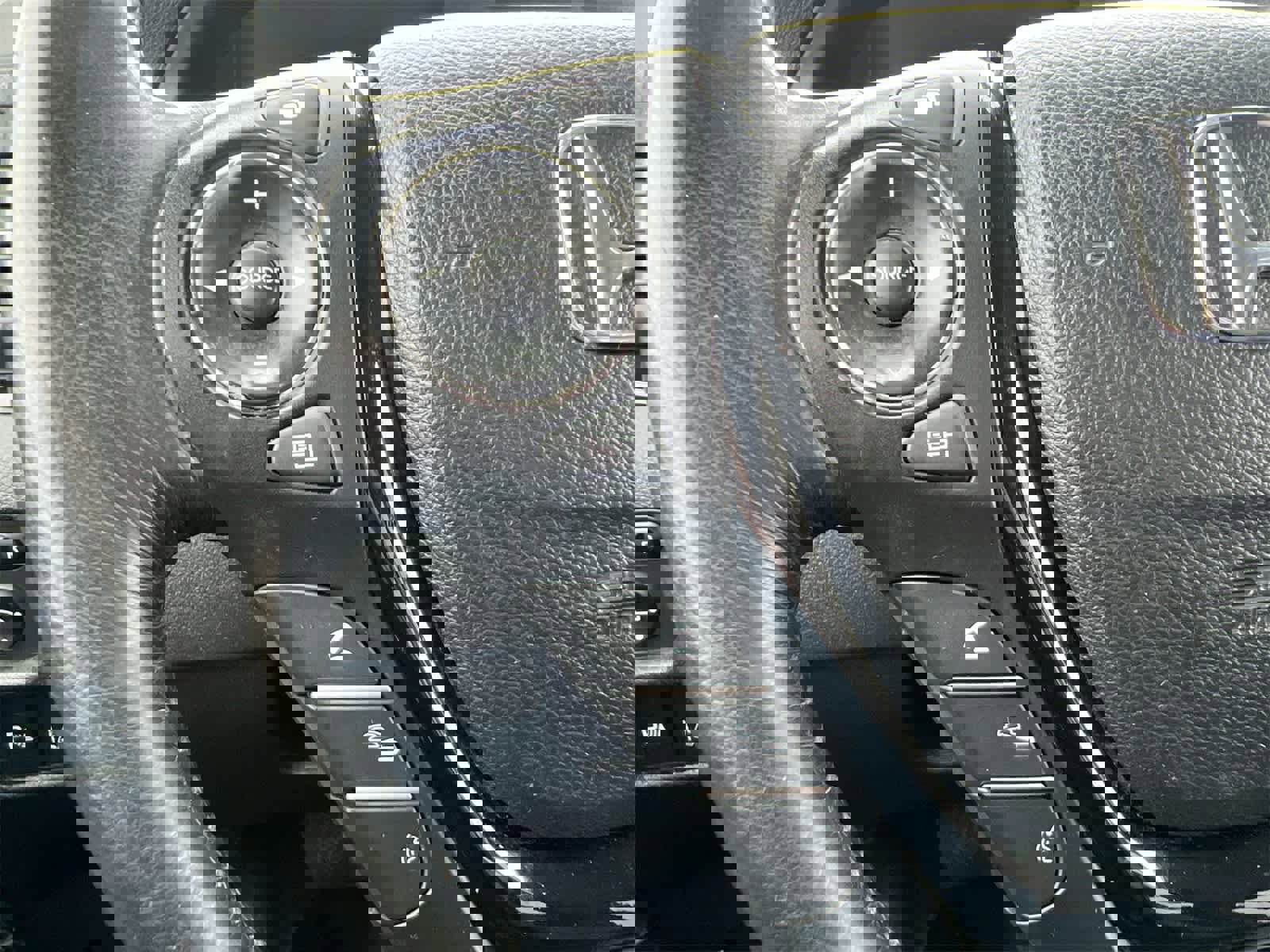 Used 2017 Honda Pilot Touring image 23