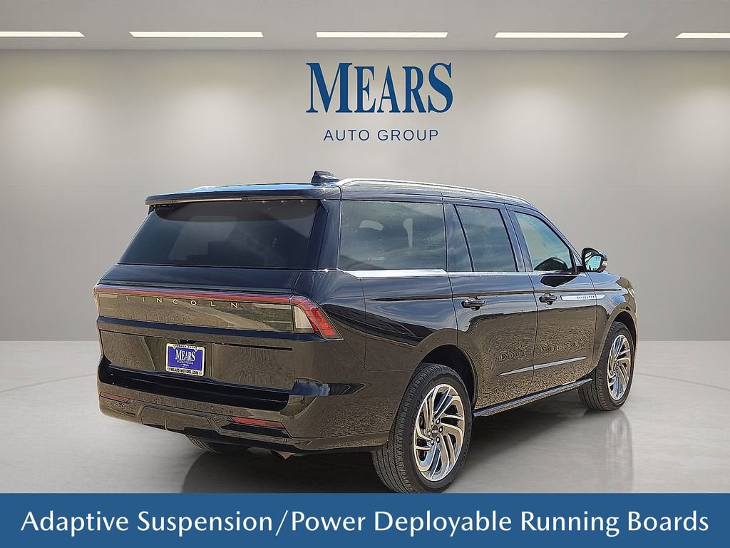 Used 2025 Lincoln Navigator Reserve image 6