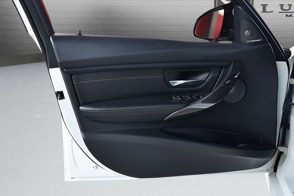 Used 2016 BMW M3 RWD image 26