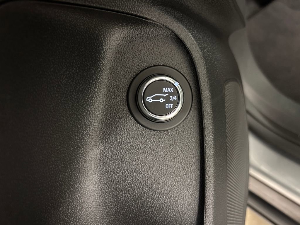 Used 2025 Buick Envista Sport Touring w/ Convenience I Package image 23