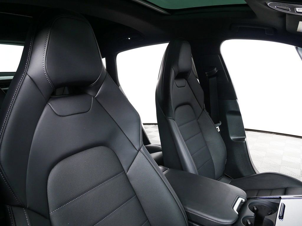 New 2026 Porsche Panamera RWD image 25