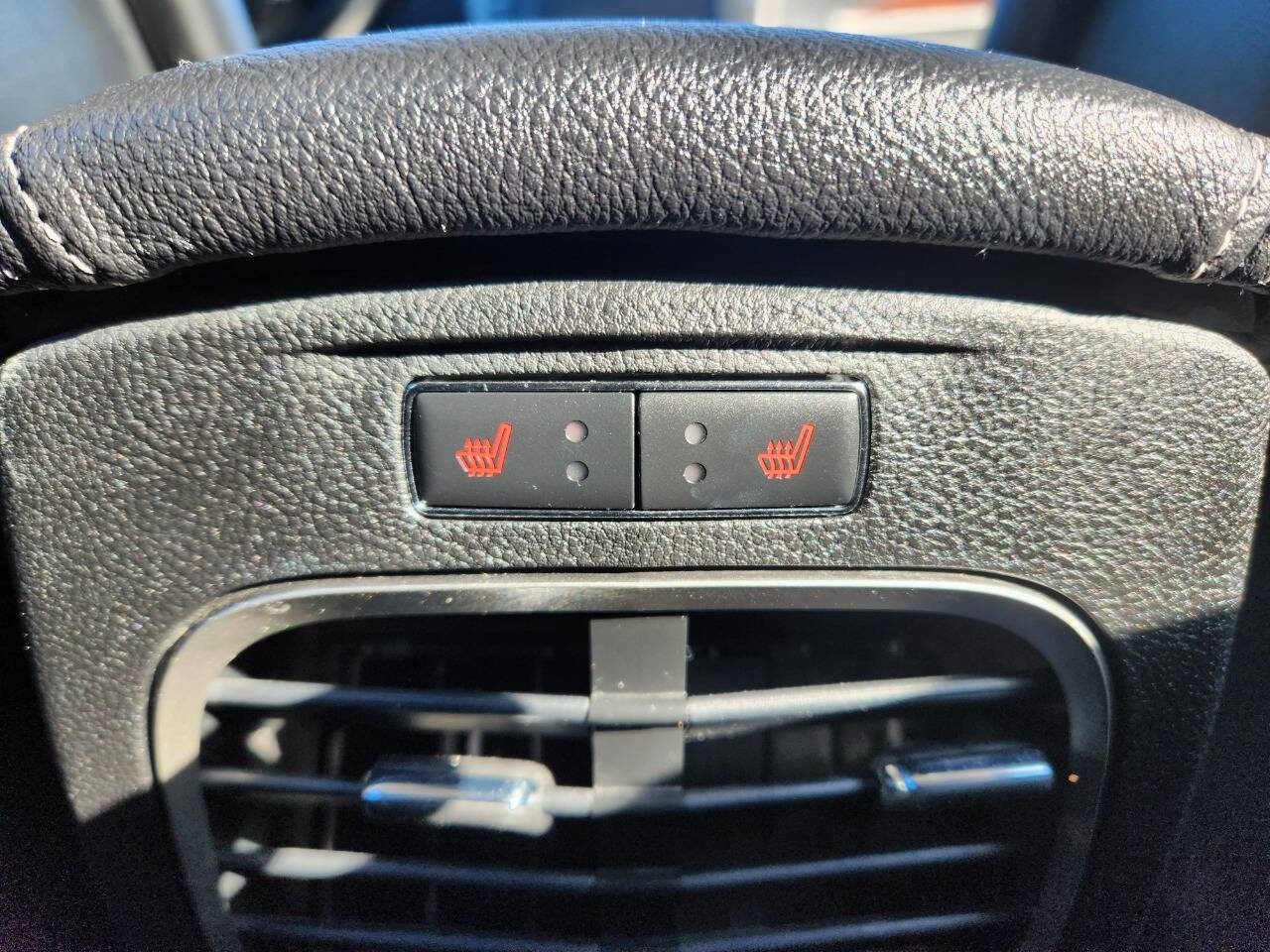 Used 2016 Lincoln MKZ Base 4dr Sedan w/ Equipment Group 600A Reserve image 19