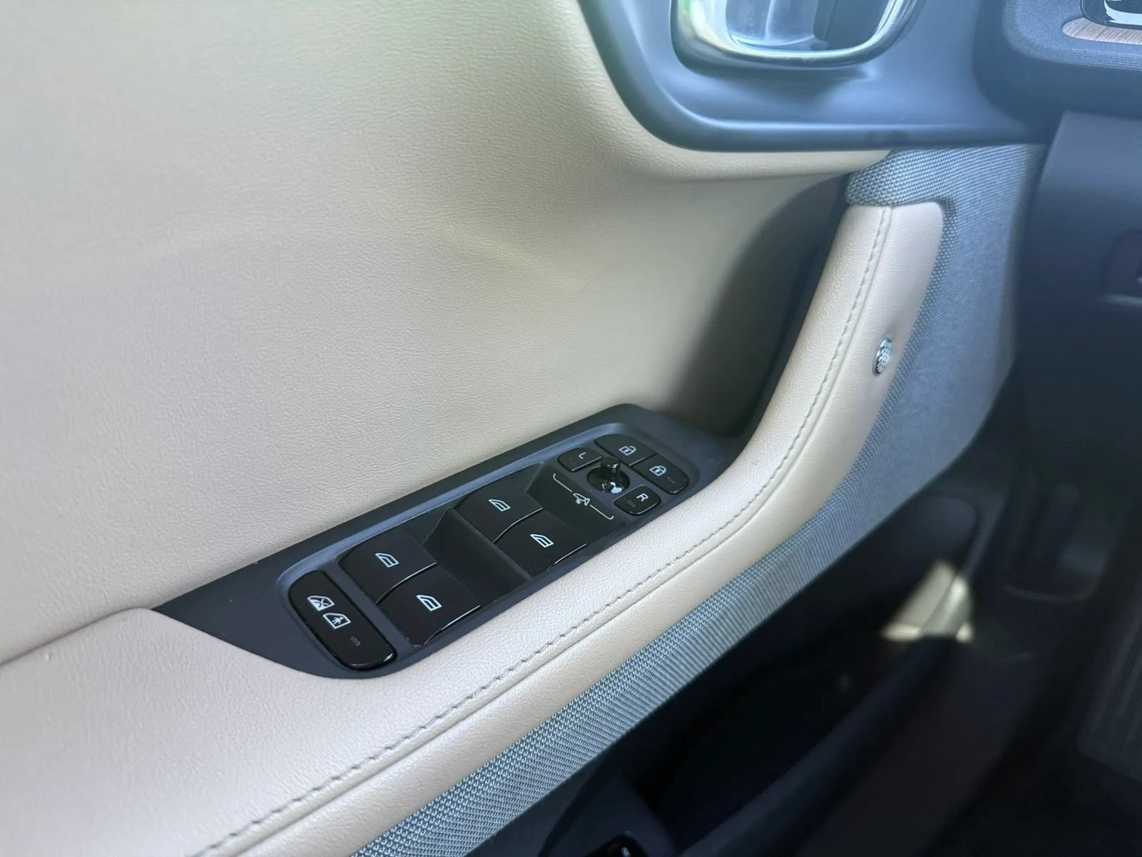 Used 2021 Polestar Polestar 2 w/ Performance Package AWD/4WD image 23