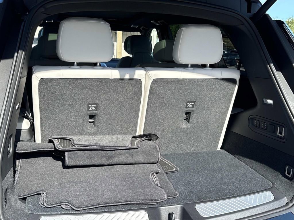 New 2026 Cadillac Vistiq Luxury image 11