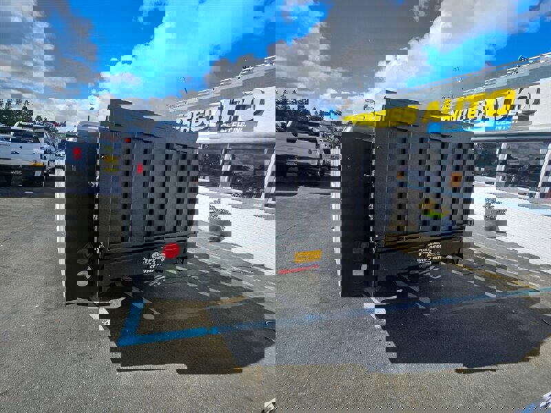 Used 2011 Ford F350 XL image 4