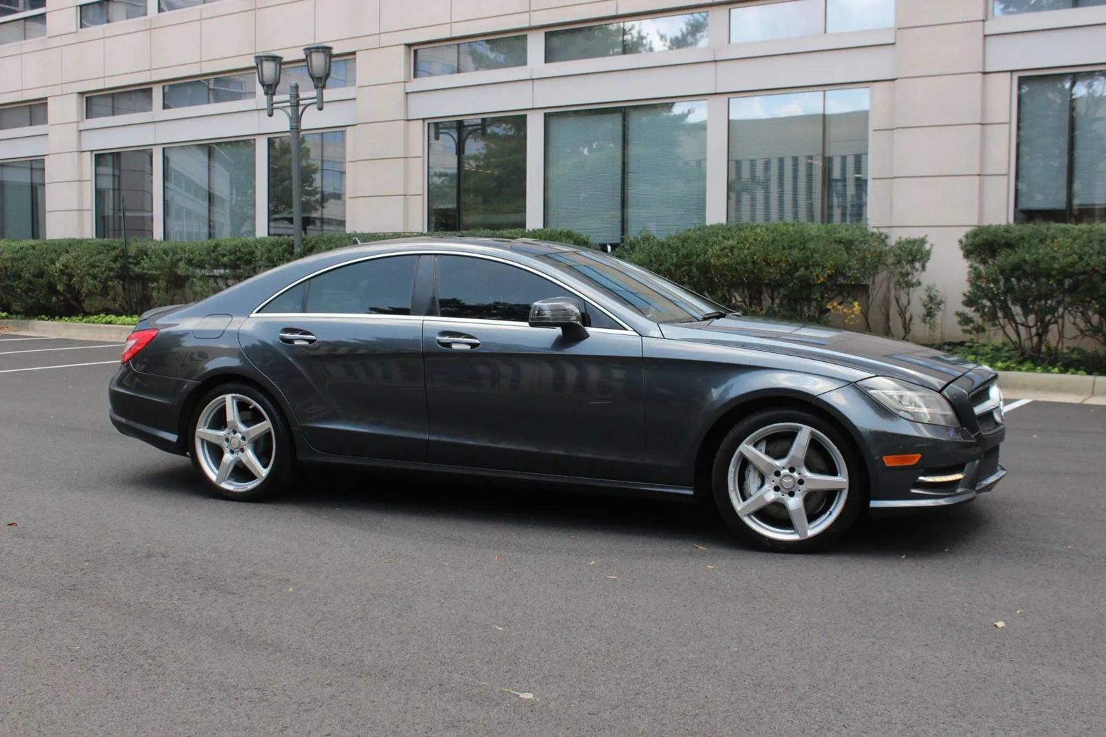 Used 2013 Mercedes-Benz CLS 550 w/ Premium I Pkg image 2