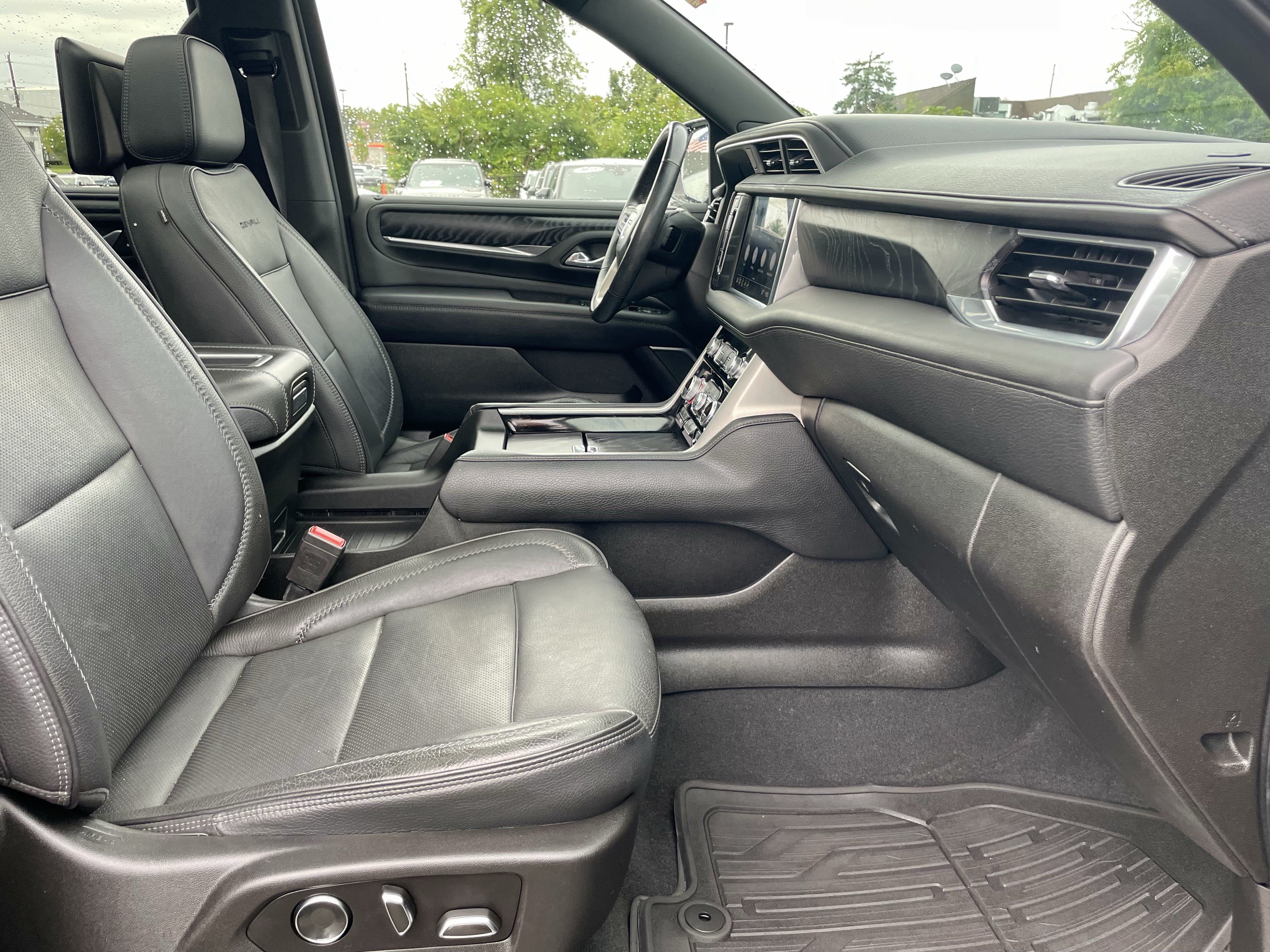 Used 2021 GMC Yukon XL Denali w/ Denali Ultimate Package AWD/4WD image 15