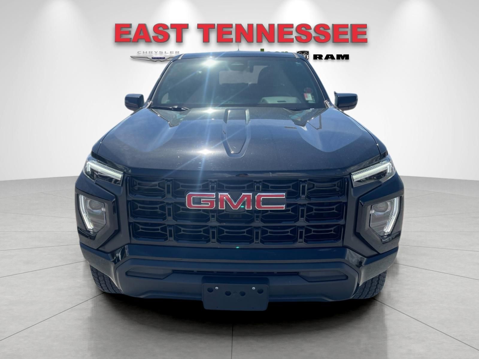 Used 2025 GMC Canyon Elevation image 9