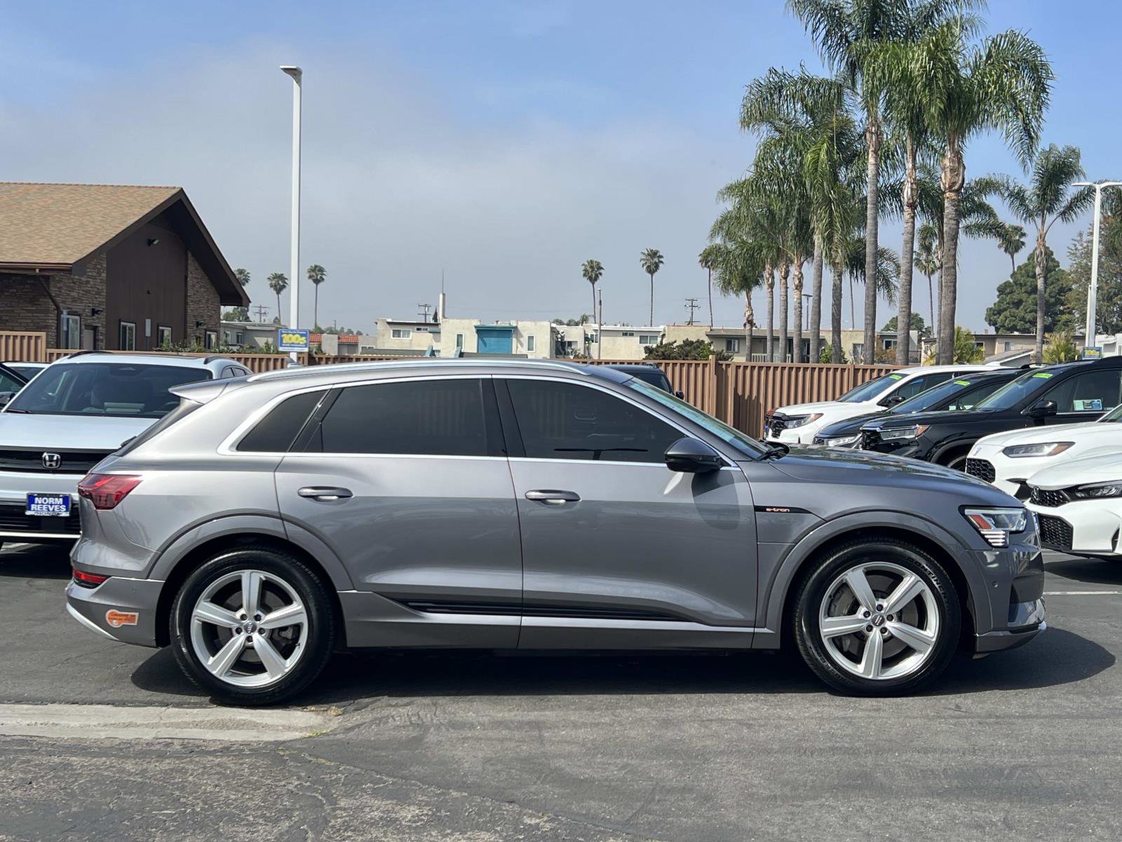 Used 2019 Audi e-tron Premium Plus image 29