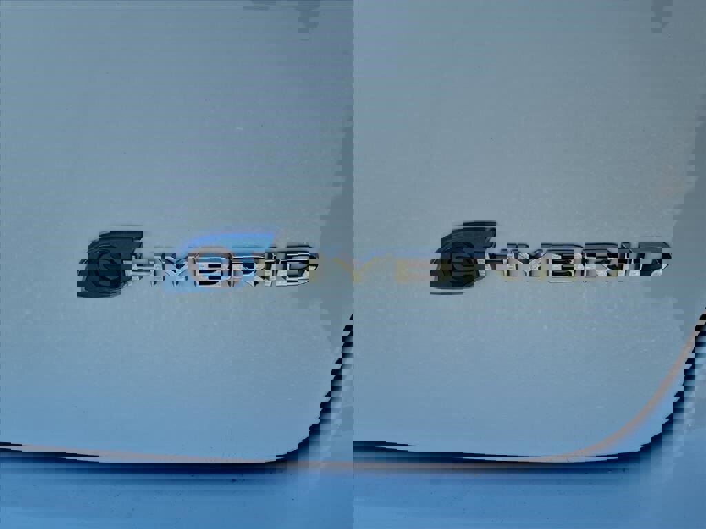 Used 2024 Chrysler Pacifica Select image 10