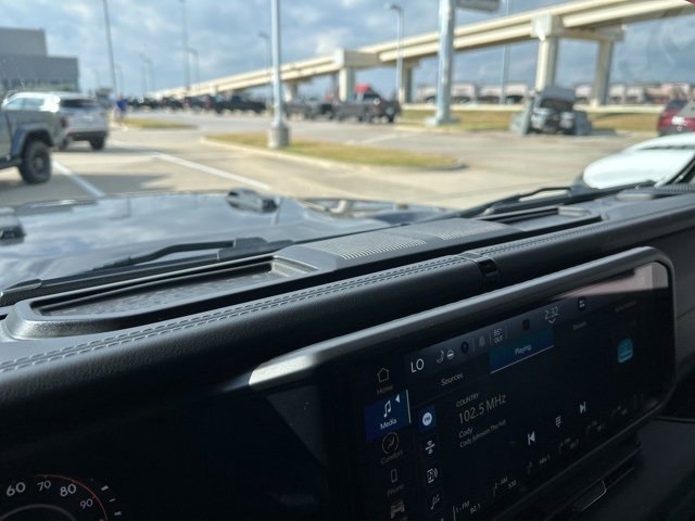 Used 2024 Jeep Gladiator Mojave w/ Convenience Group image 21