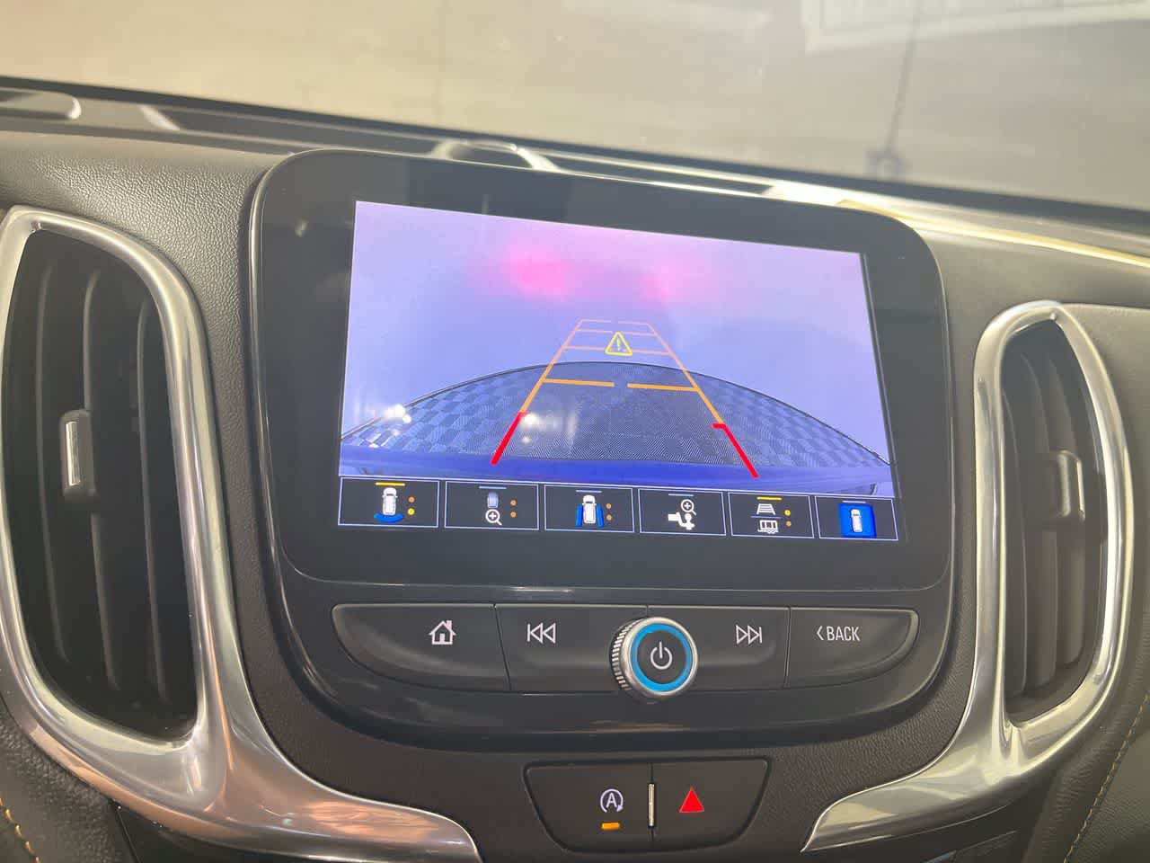 Used 2022 Chevrolet Equinox Premier FWD image 19