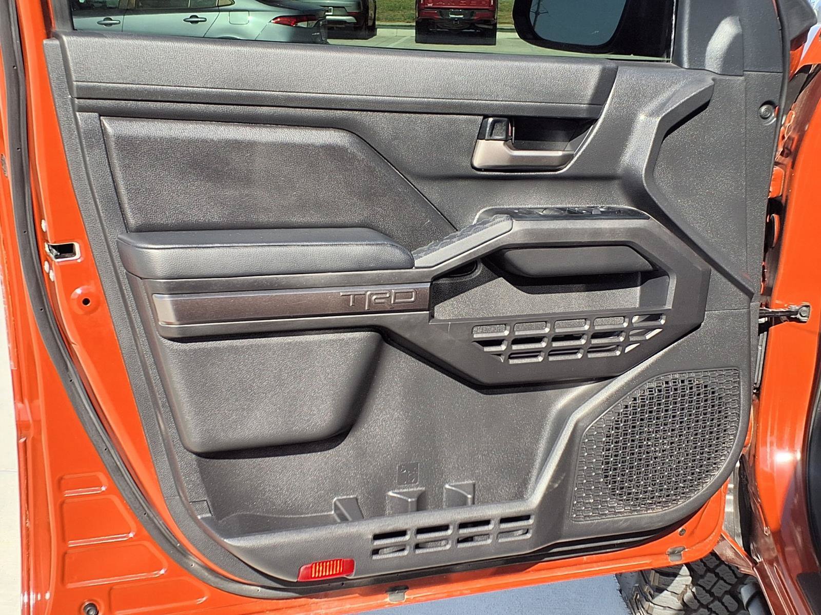 Used 2025 Toyota Tacoma TRD Sport AWD/4WD image 28