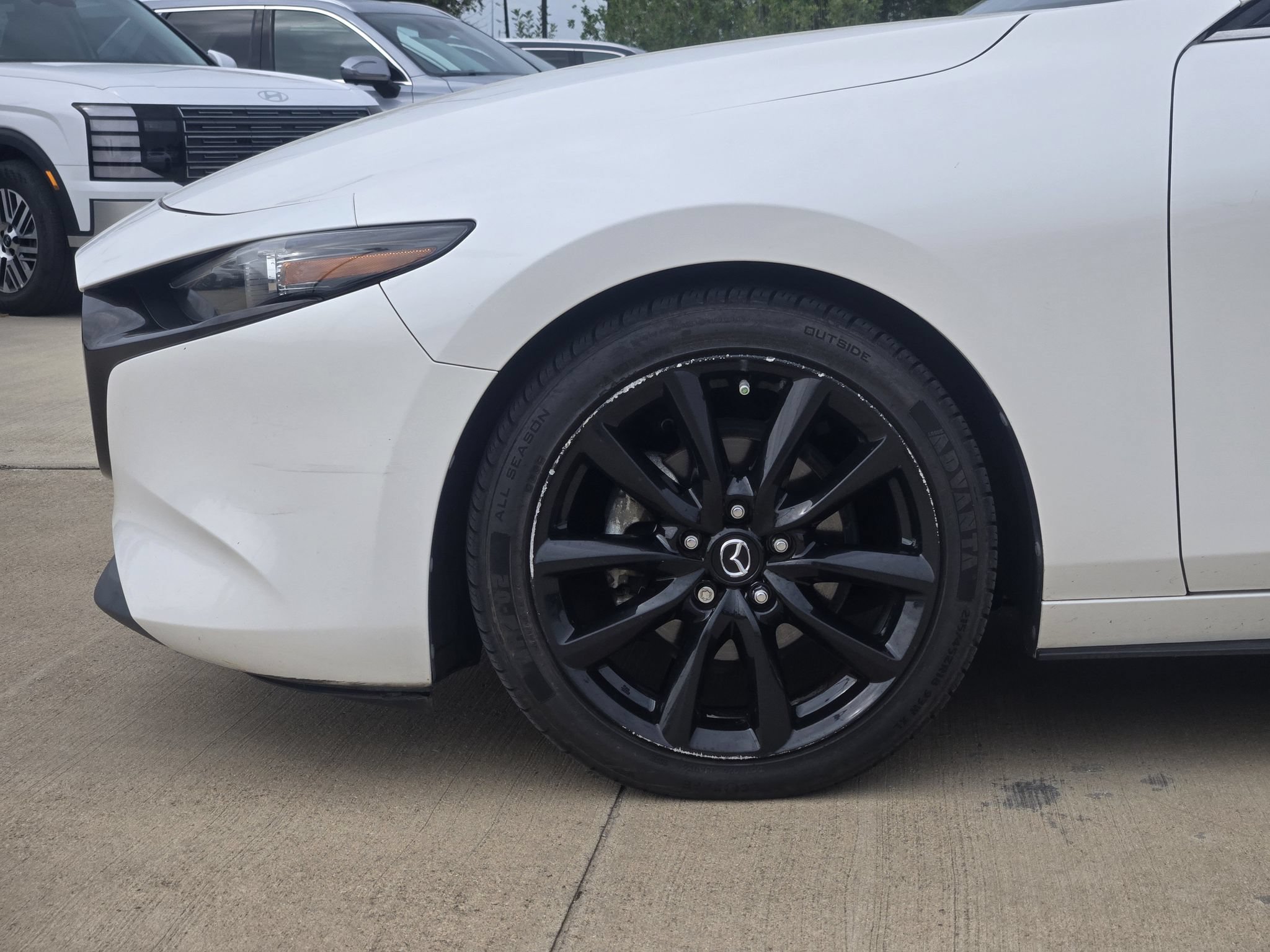 Used 2019 MAZDA MAZDA3 Hatchback w/ Premium Package FWD image 9
