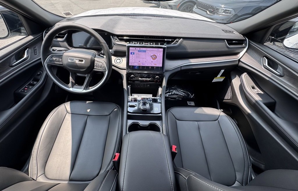 New 2025 Jeep Grand Cherokee L Limited w/ Black Appearance Package image 24