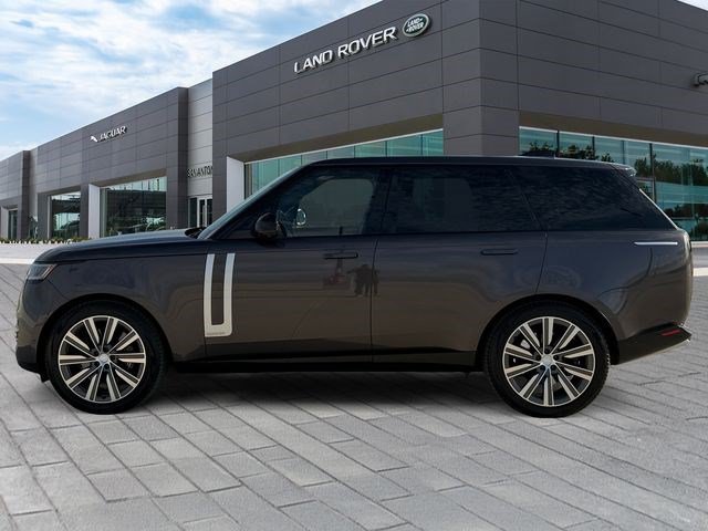 Certified 2025 Land Rover Range Rover Autobiography AWD/4WD image 2