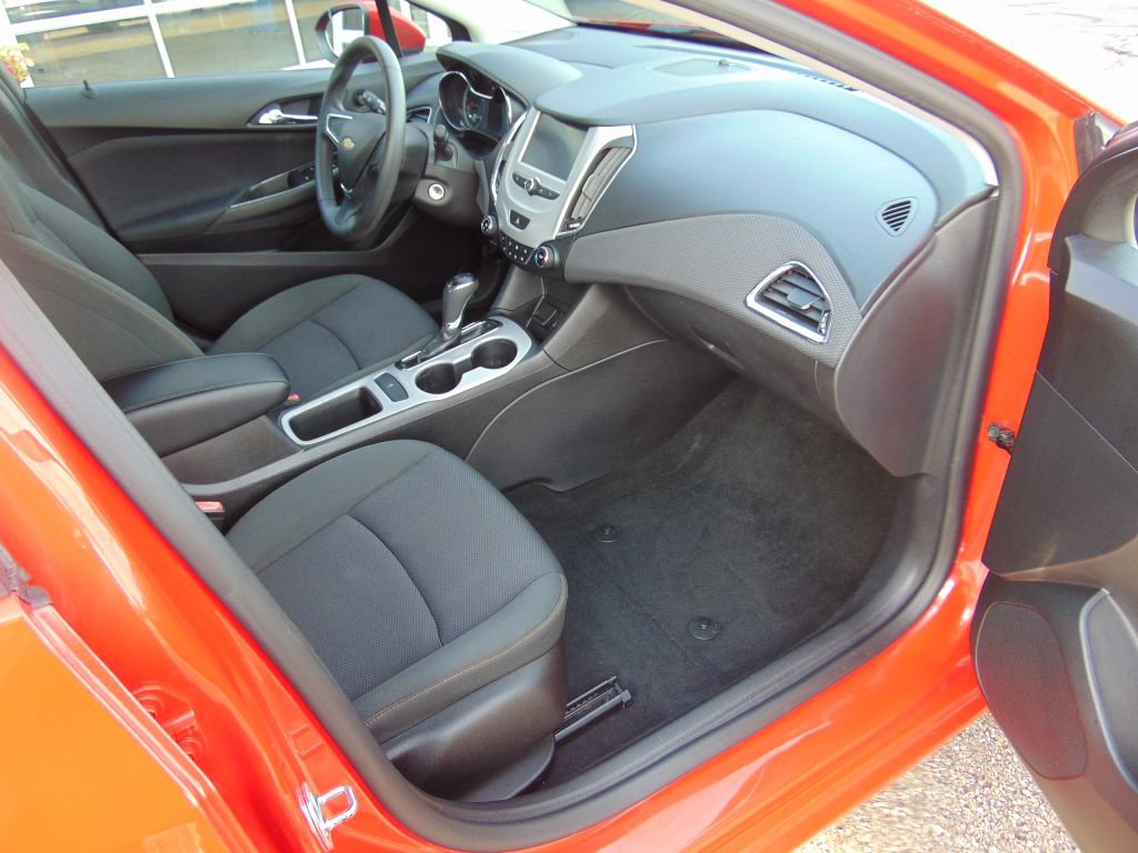 Used 2016 Chevrolet Cruze LS FWD image 5