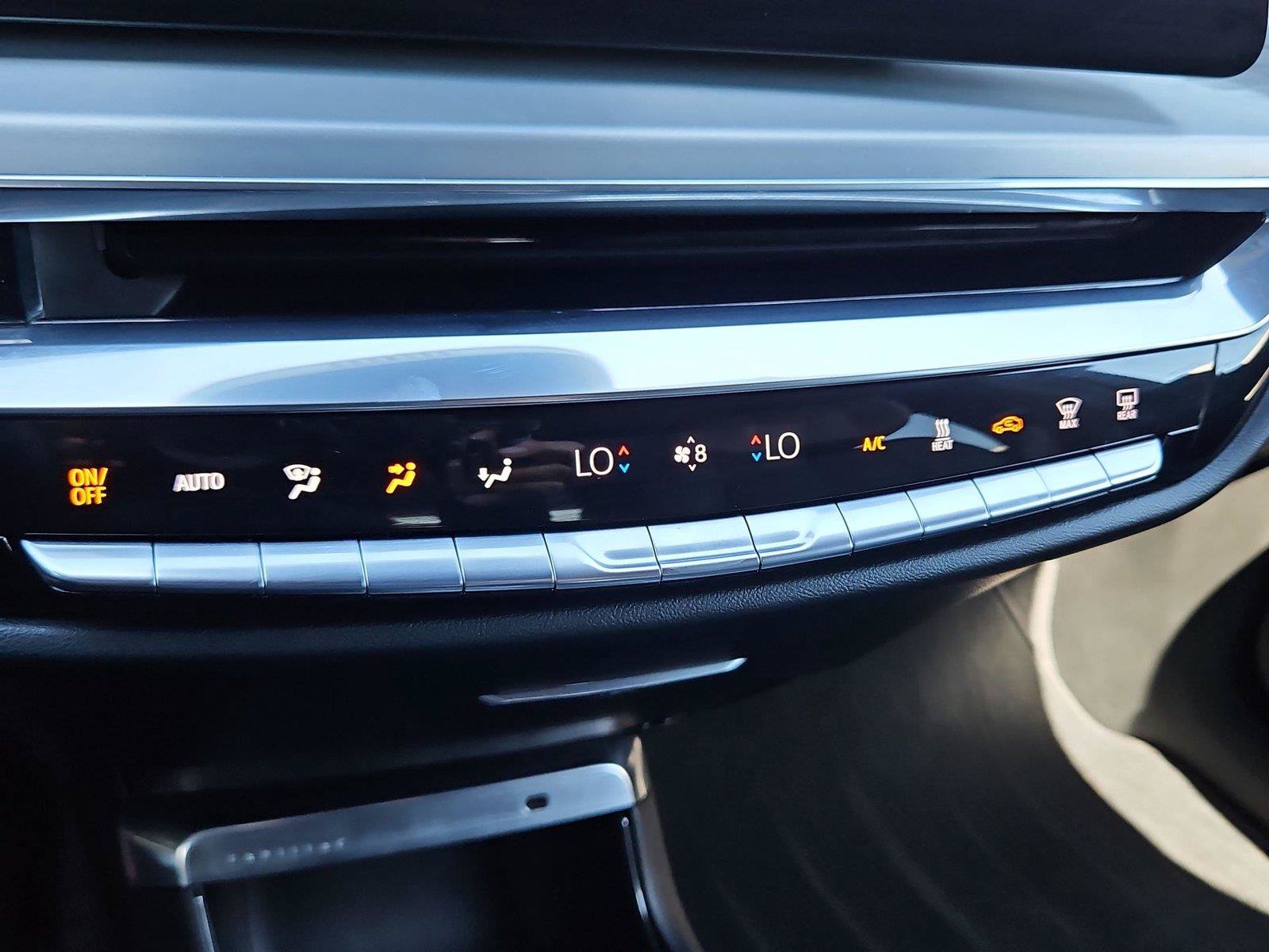 Certified 2024 Cadillac Lyriq Luxury AWD/4WD image 21