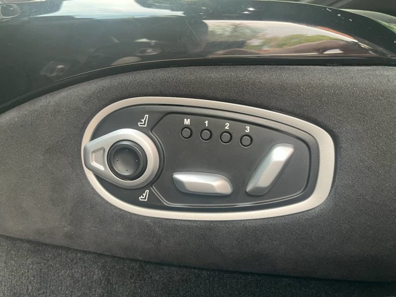 Used 2020 Aston Martin V8 Vantage Coupe RWD image 22
