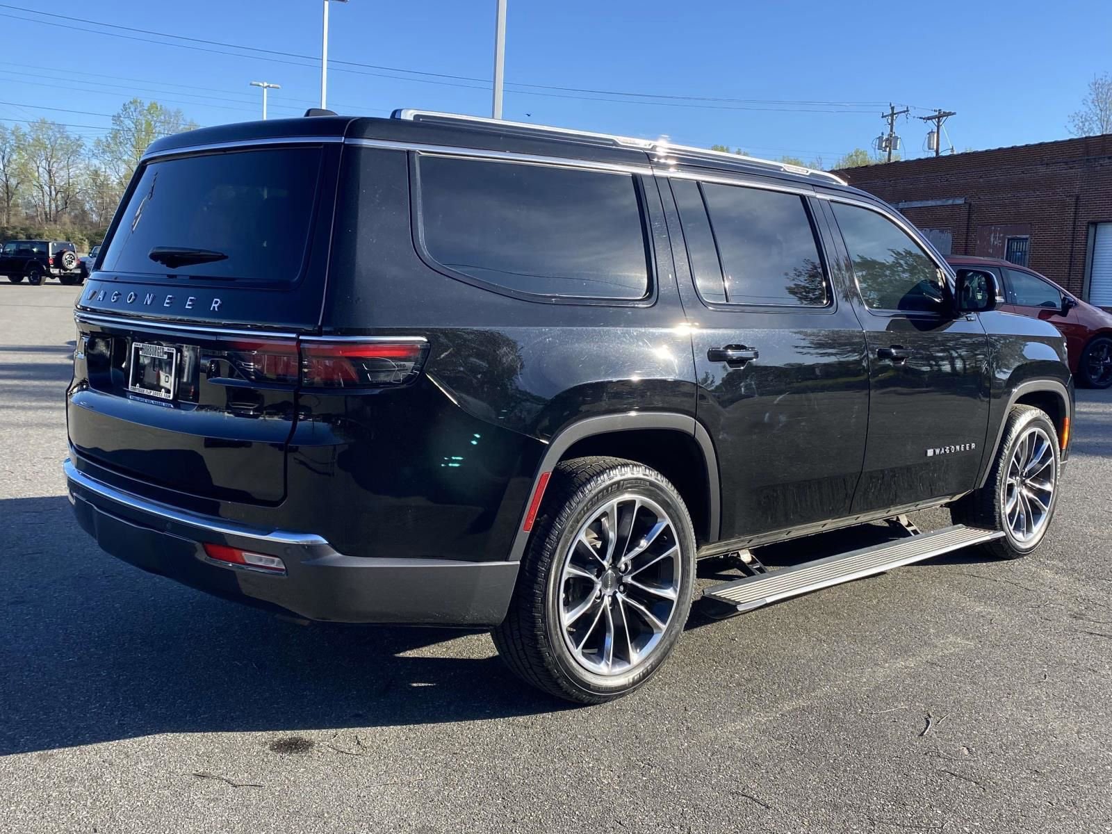 Used 2022 Jeep Wagoneer Series III w/ Premium Group I image 7