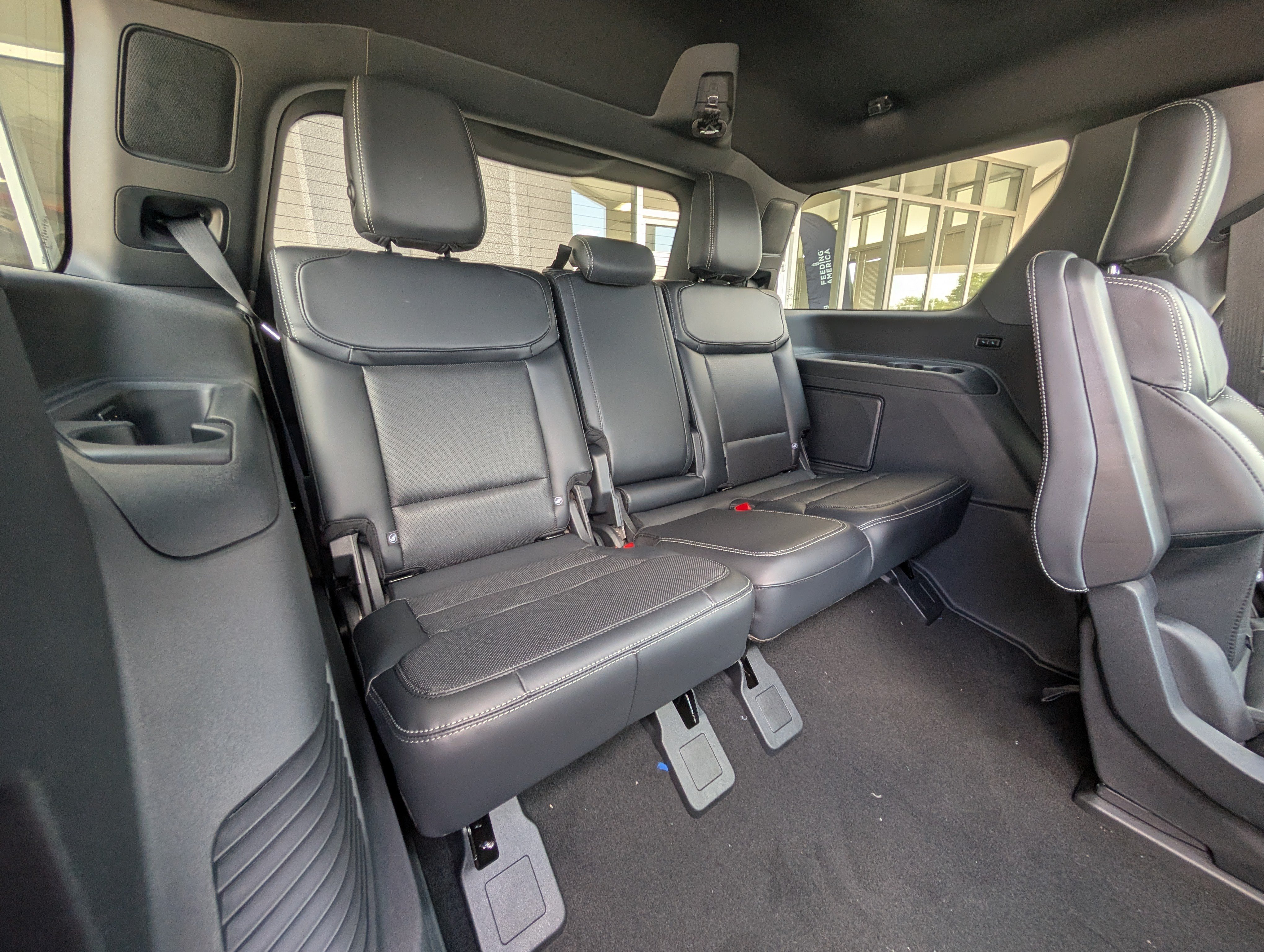 New 2027 Ford Expedition Platinum w/ Stealth Appearance Package AWD/4WD image 8