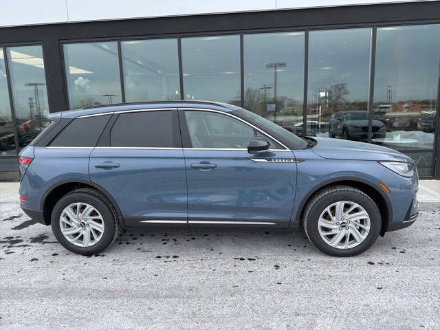 New 2026 Lincoln Corsair Premiere image 2