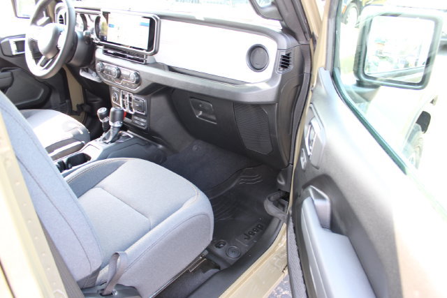 New 2026 Jeep Gladiator Sport AWD/4WD image 47