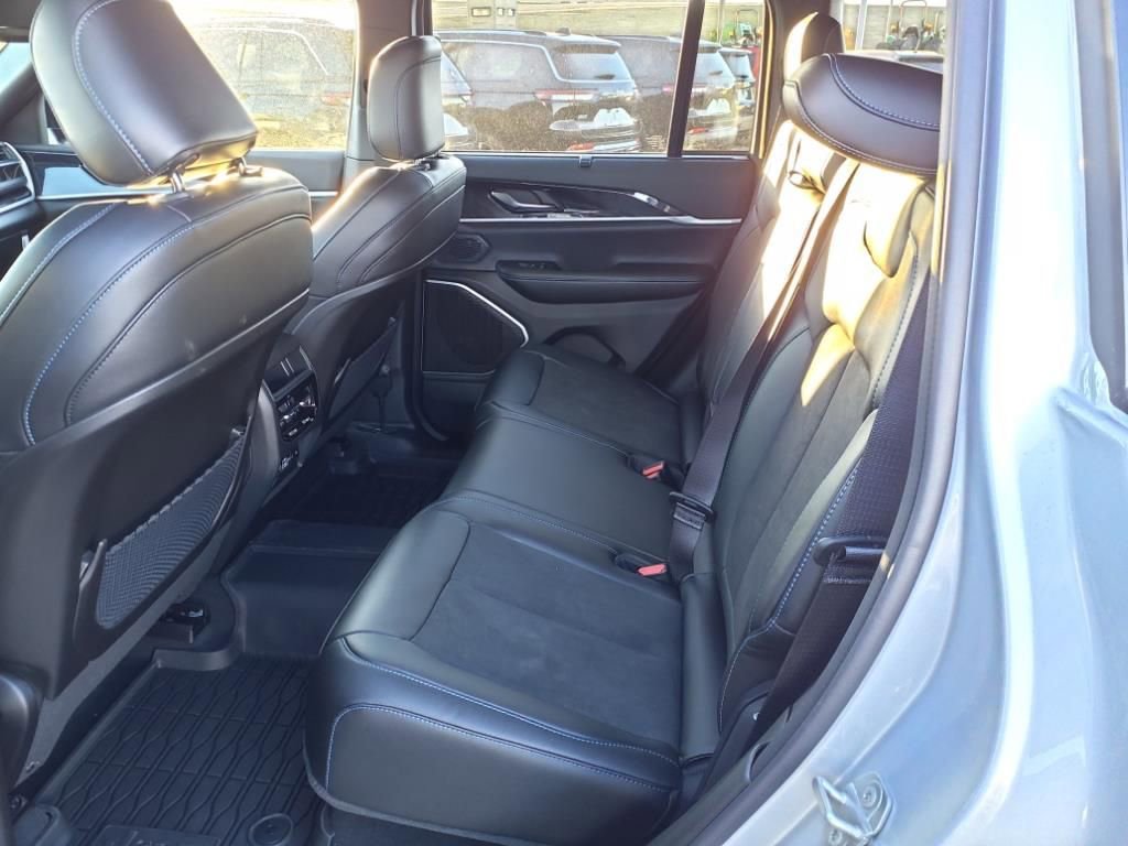 New 2024 Jeep Grand Cherokee Trailhawk w/ Luxury Tech Group III image 10