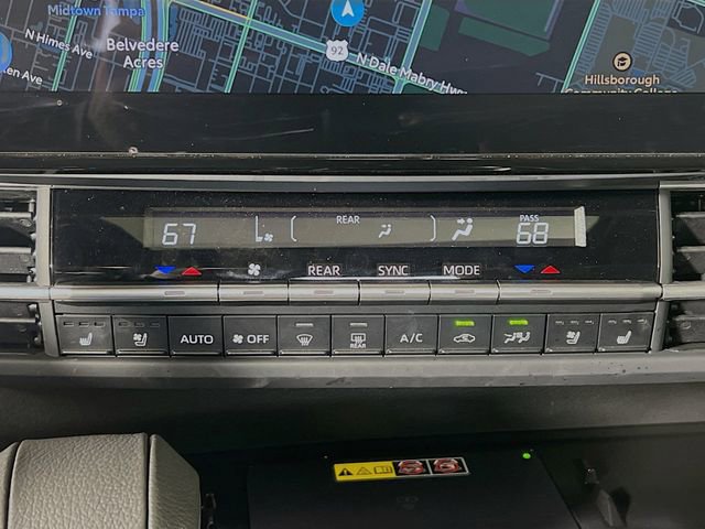 Used 2025 Toyota Sienna Platinum image 22