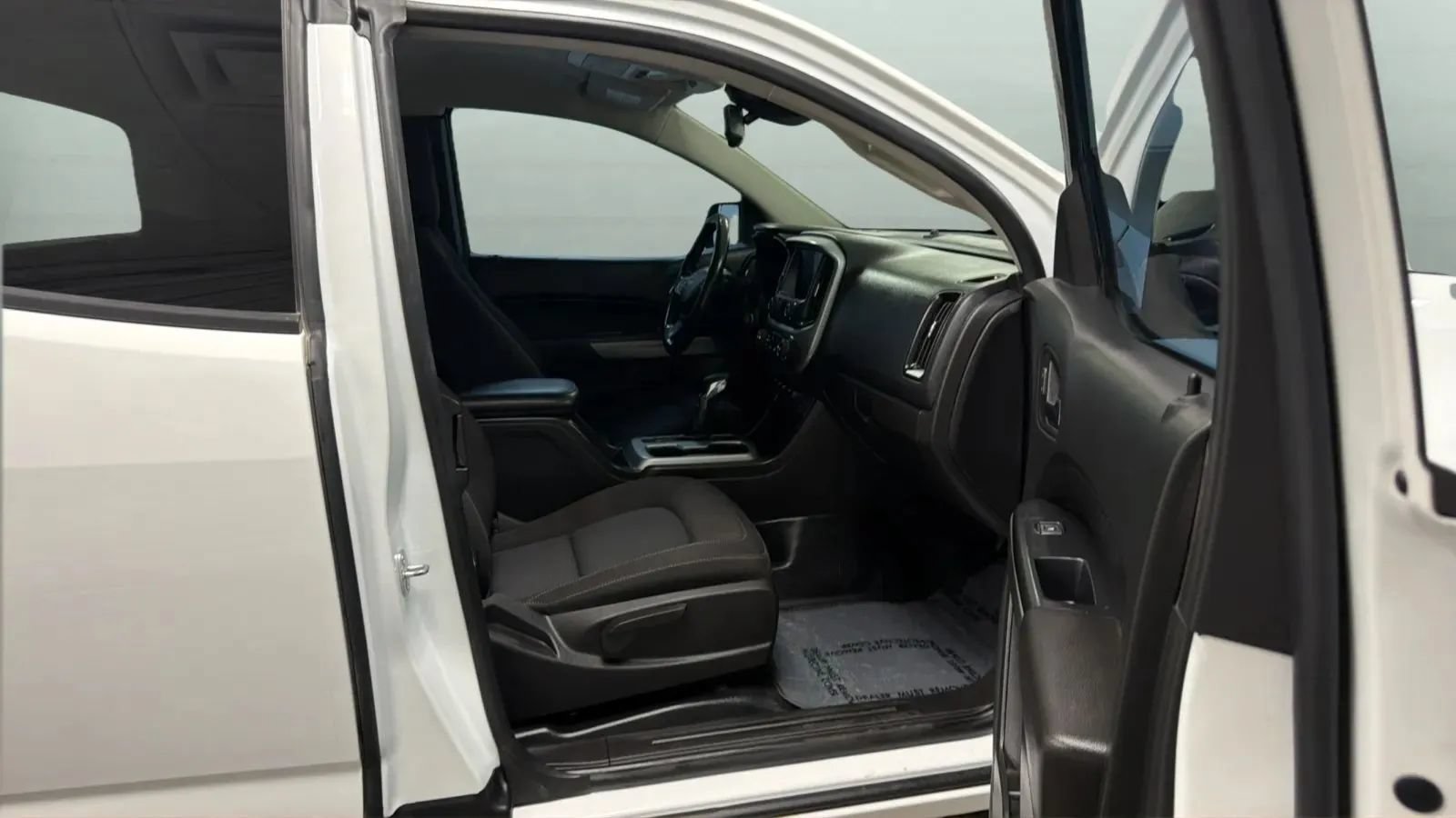 Used 2022 Chevrolet Colorado LT w/ Fleet Safety Package RWD image 20