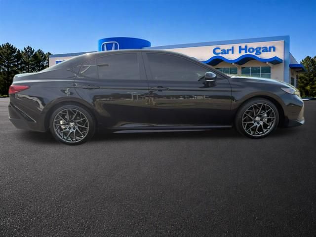 Used 2025 Toyota Camry SE w/ Convenience Package FWD image 12