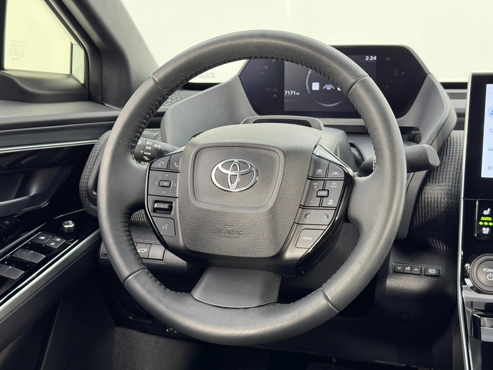 Used 2024 Toyota bZ4X Limited image 18