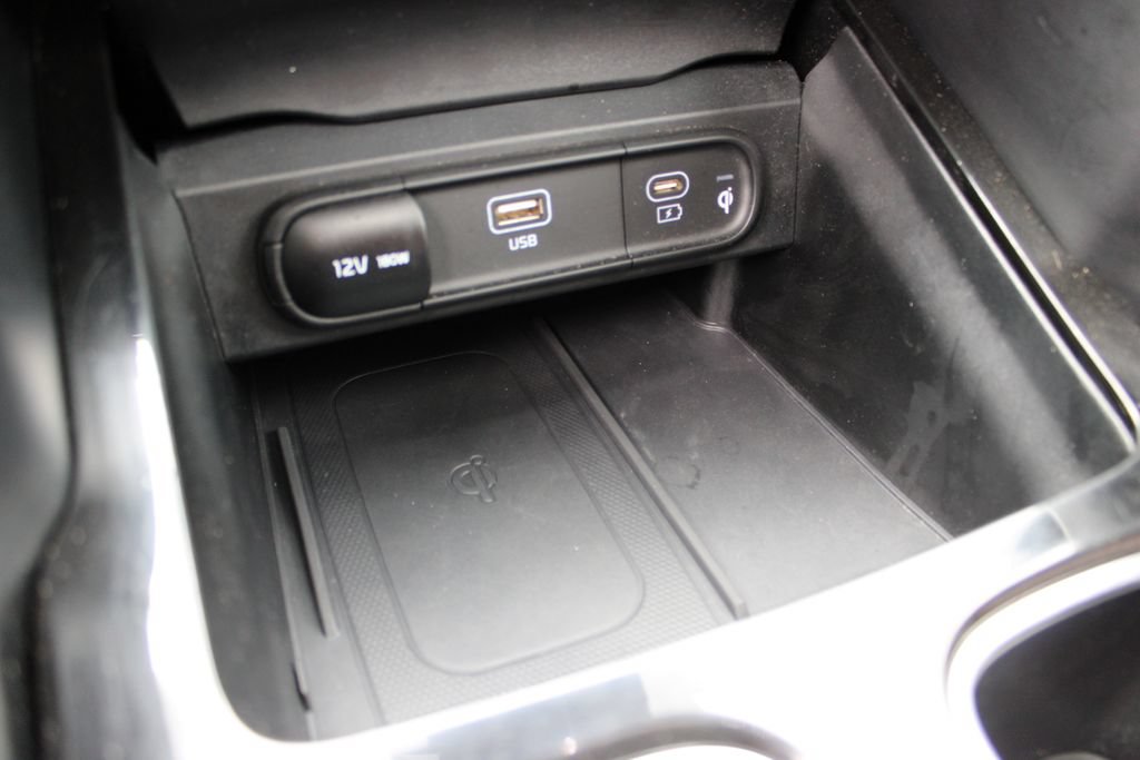 Used 2023 Kia Telluride EX w/ EX Captain's Chair Package AWD/4WD image 24