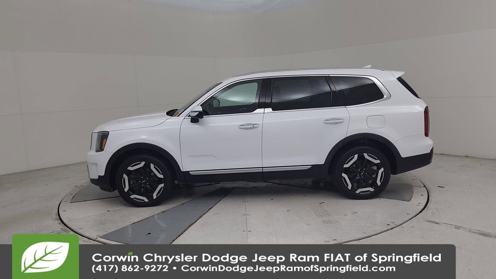 Used 2025 Kia Telluride S FWD image 9