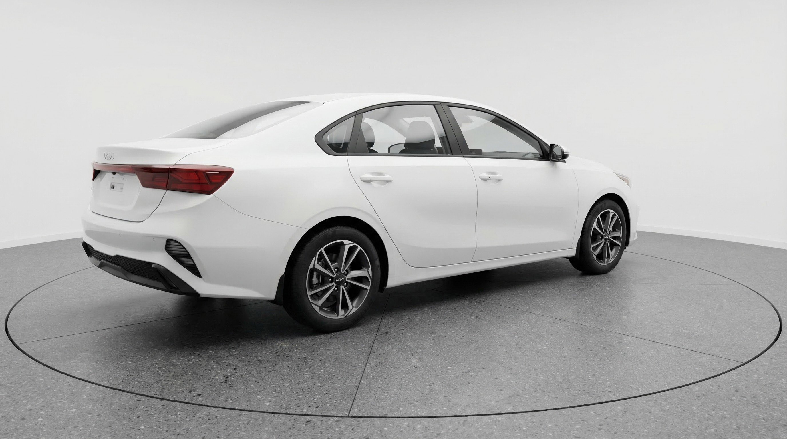 Used 2024 Kia Forte LXS image 9