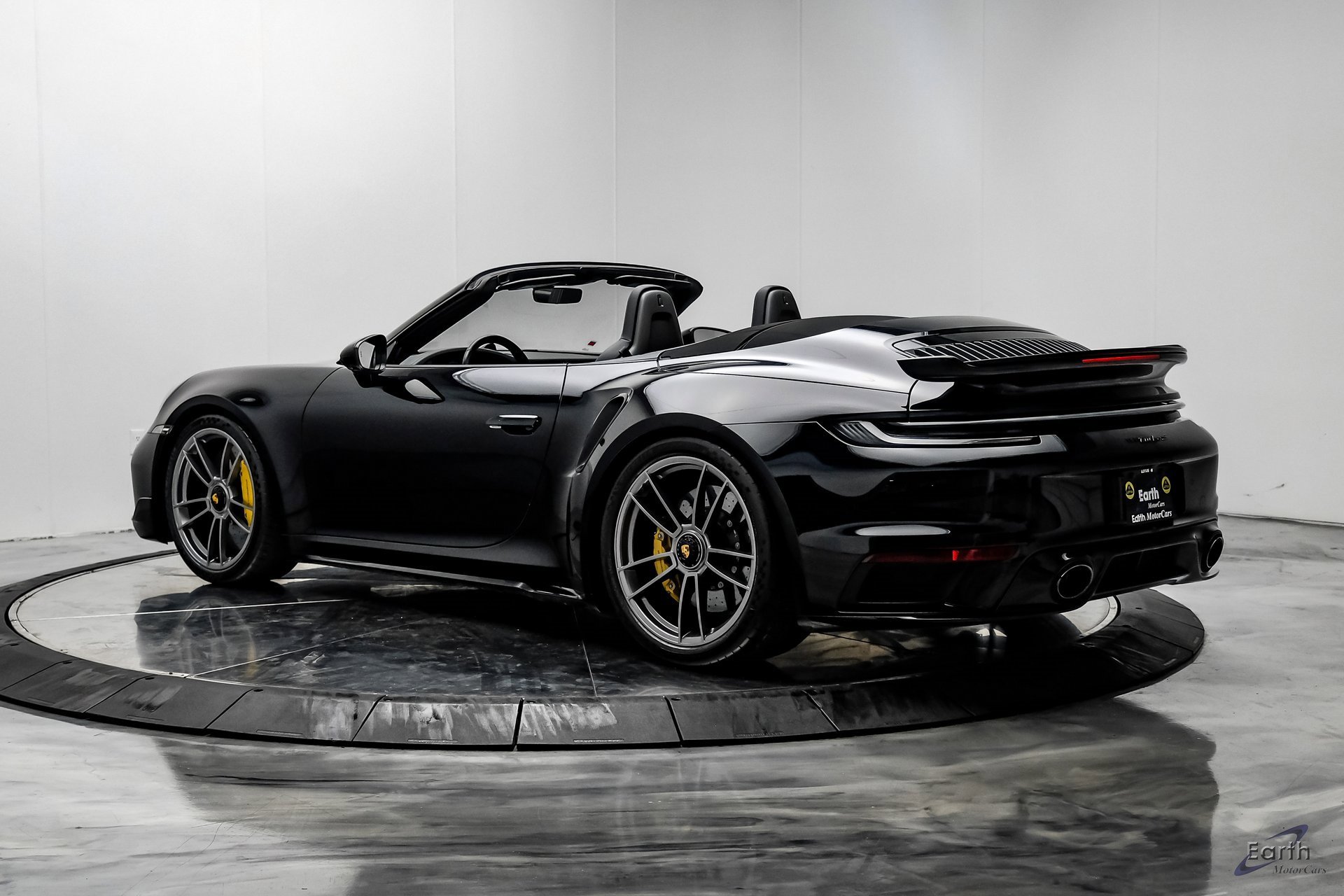 Used 2022 Porsche 911 Turbo S image 11
