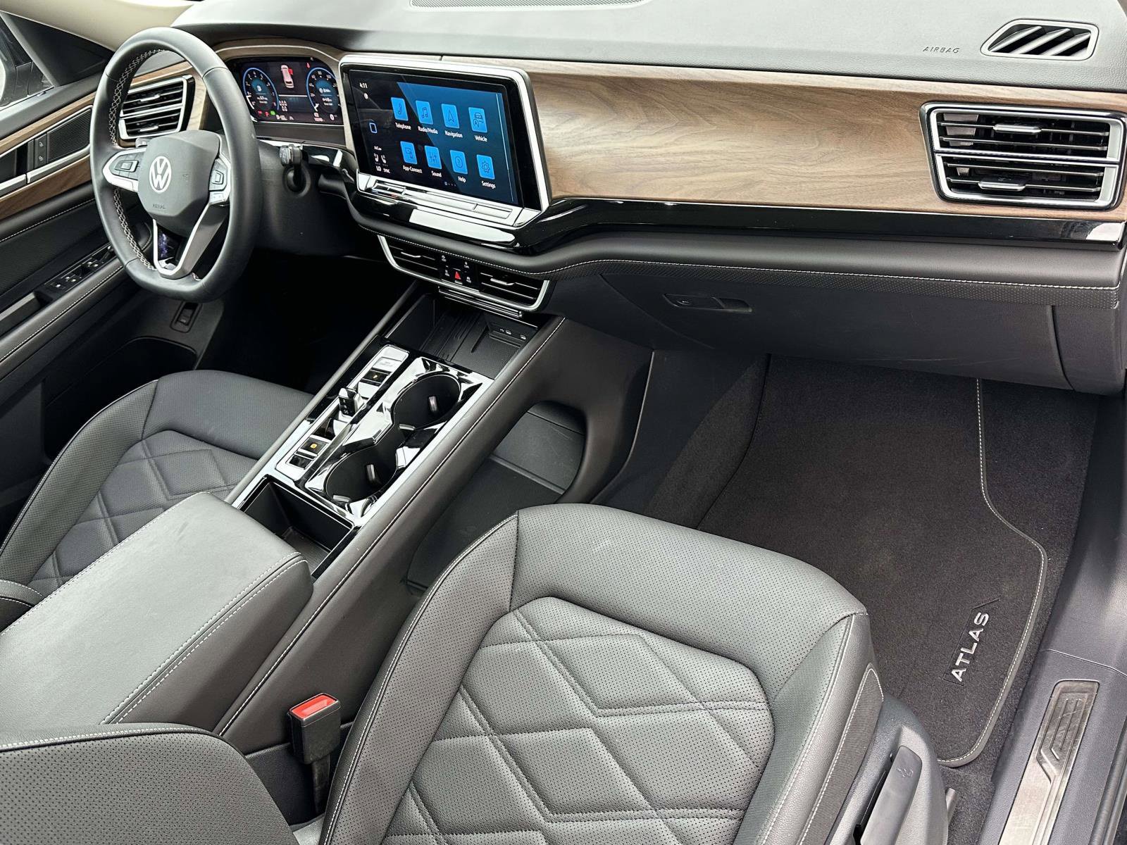 Used 2026 Volkswagen Atlas SE FWD image 11